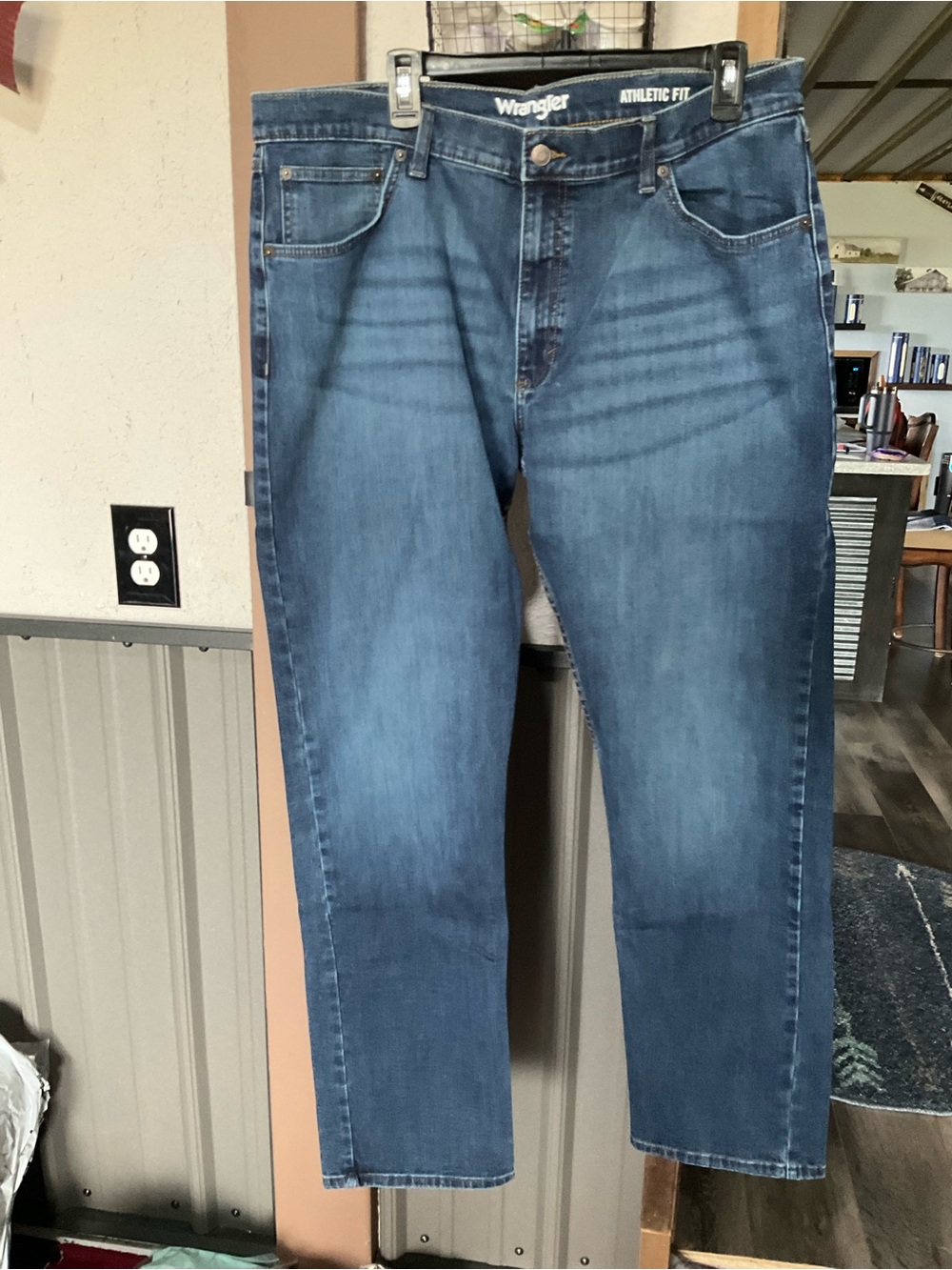 Wrangler Men's Relaxed Fit Blue Jeans